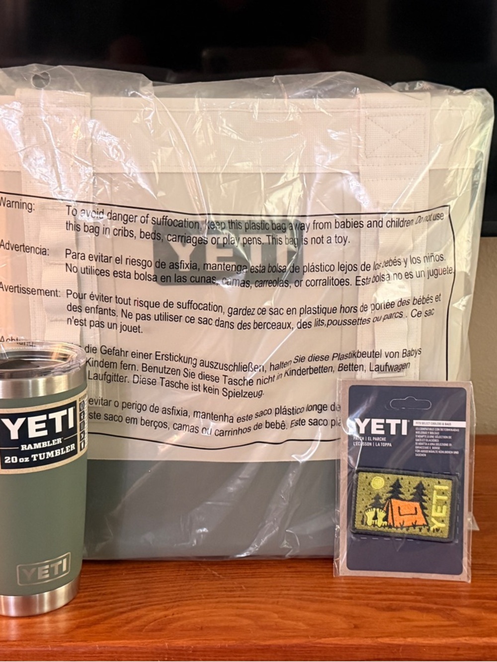 YETI Camp Green 20 Tumbler 20 Camino & Patch Set